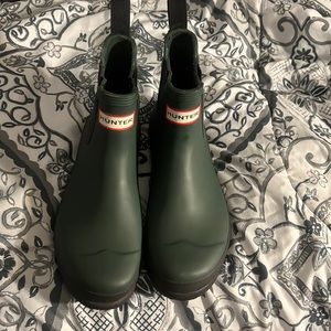 Green Low Hunter Chelsea Rain boots woman size 8! Used but in great condition!